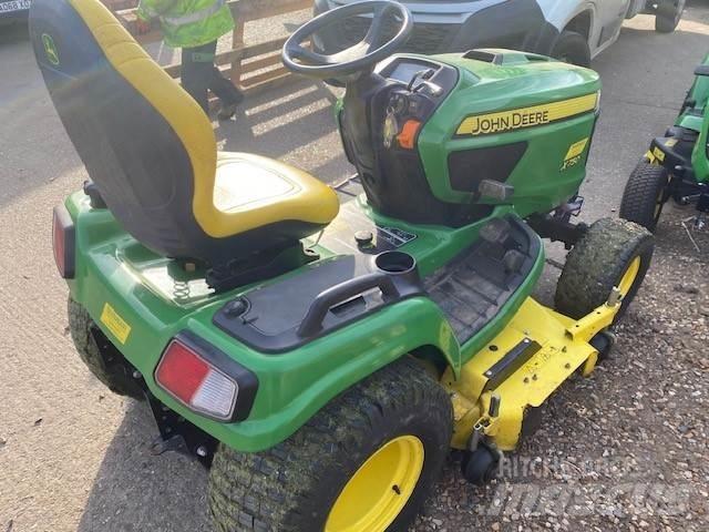 John Deere X750 Traktorji