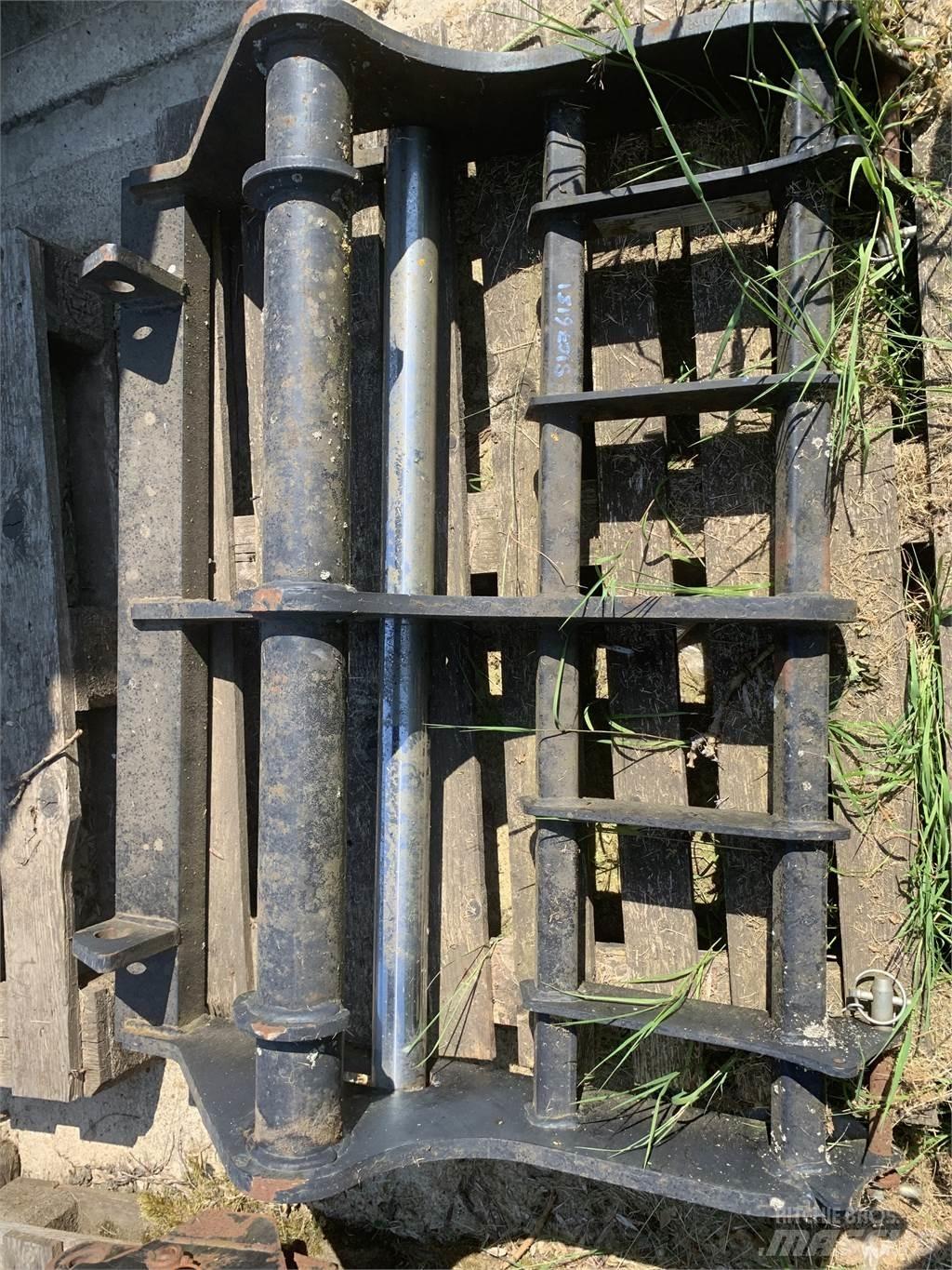 Manitou HEADSTOCK Kmetijski teleskopski nakladalci