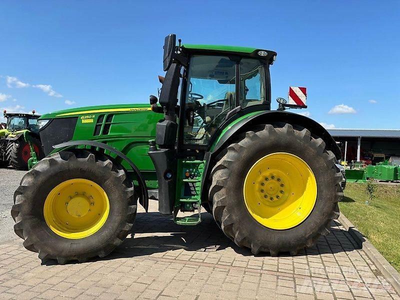 John Deere 6250R Traktorji