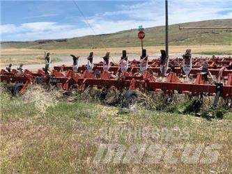 Case IH 1820 Medvrstni kultivatorji