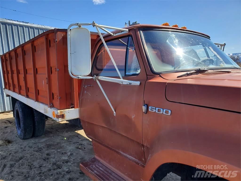 Dodge D600 Drugi tovornjaki
