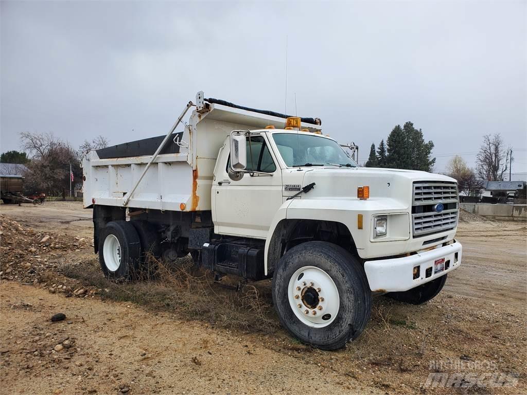 Ford F800 Drugi tovornjaki