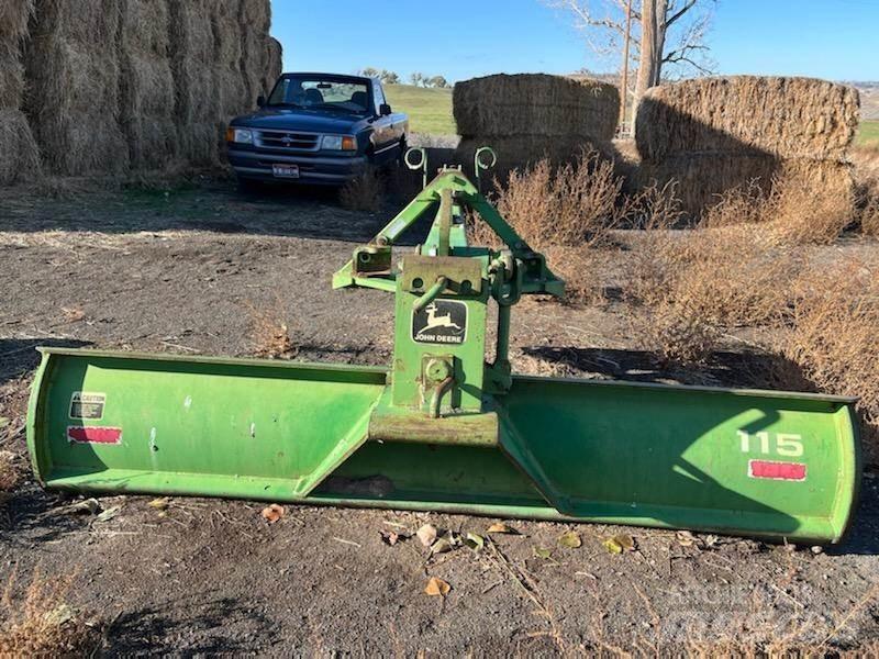 John Deere  Travniške brane