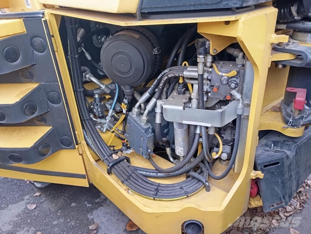 Bomag BW 203 AD-4 Dvojni valjarji