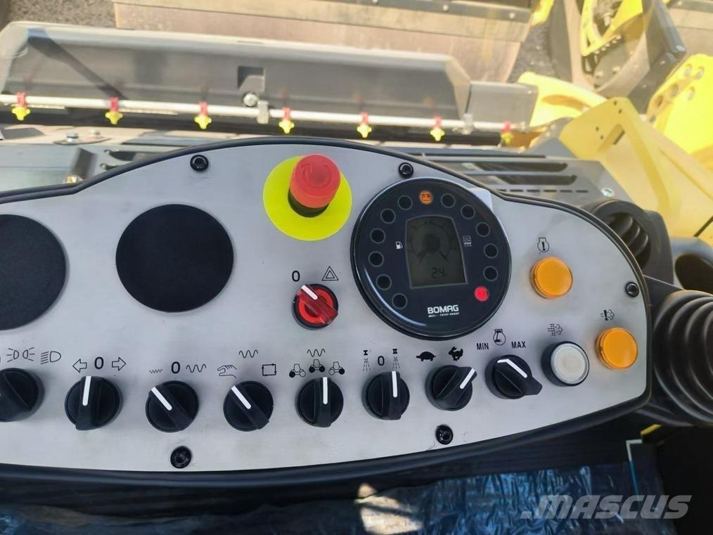 Bomag BW 203 AD-4 Dvojni valjarji