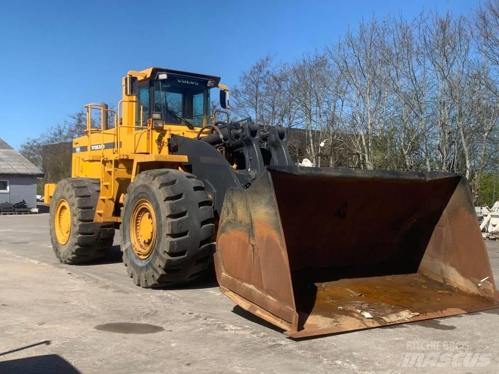 Volvo L330C Kolesni nakladalci