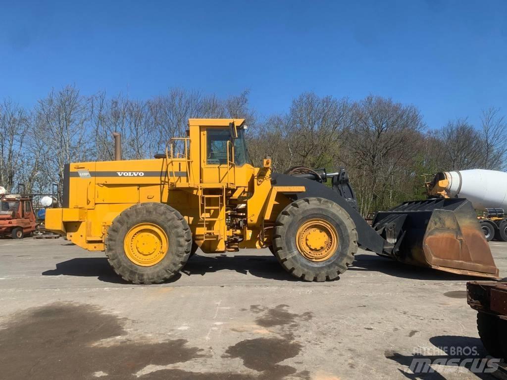 Volvo L330C Kolesni nakladalci