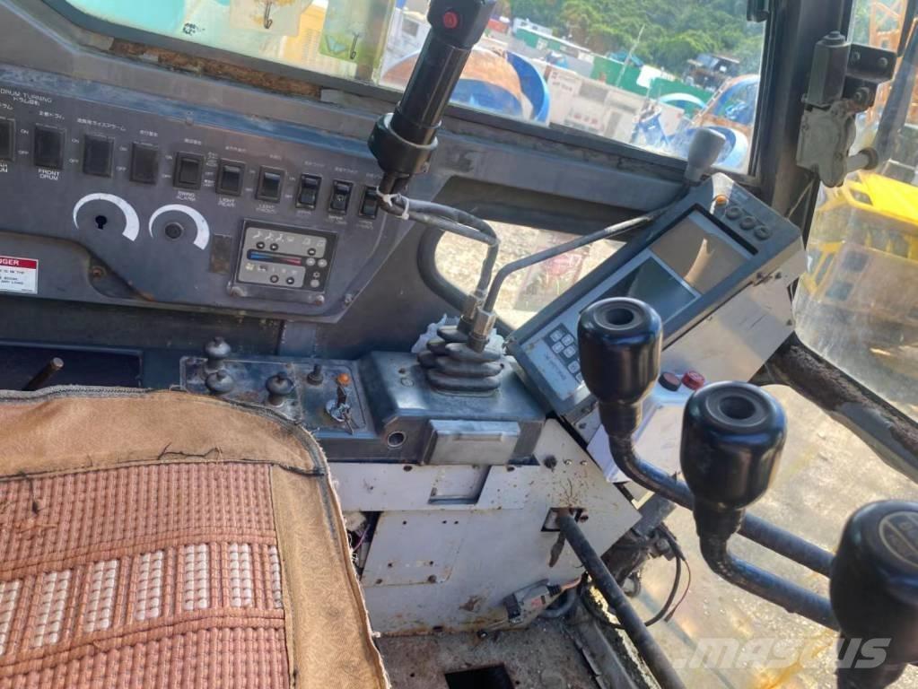 Kobelco CKE 2500 Dvigala na gosenicah