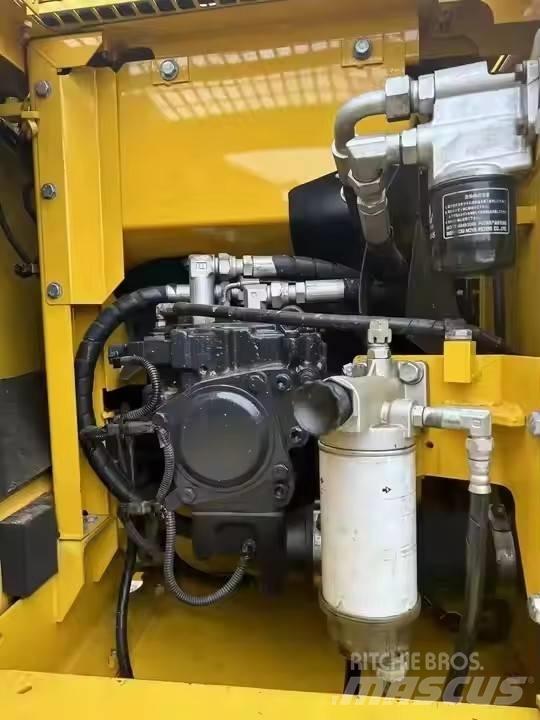 Komatsu PC120 Bagri goseničarji