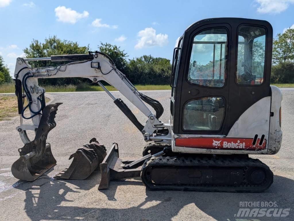 Bobcat 325 G Mini bagri <7t