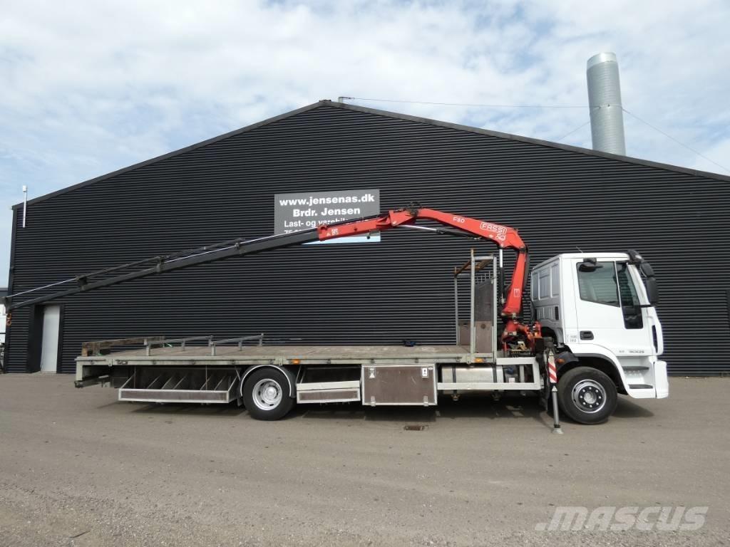 Iveco 150E 25 Tovornjaki z žerjavom