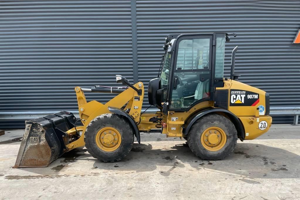 CAT 907M Kolesni nakladalci