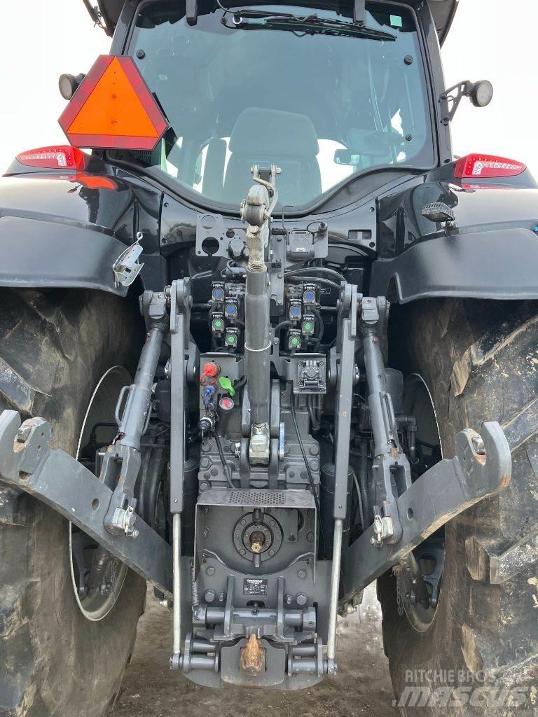 Valtra Q305 Traktorji