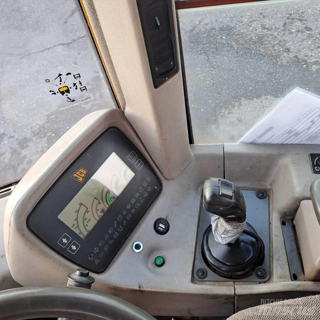 JCB 426 B Kolesni nakladalci