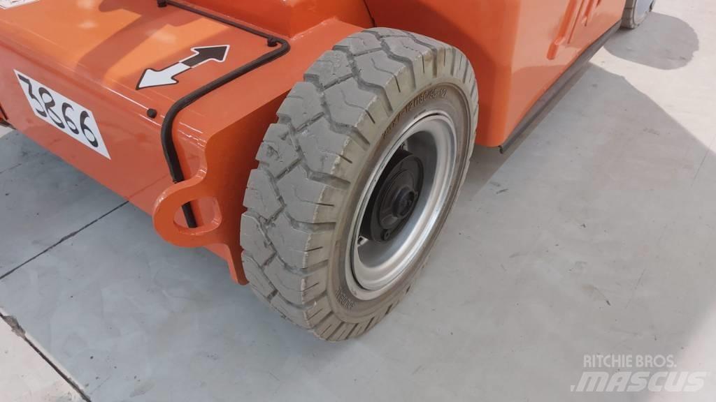 JLG E 400 AJPN Zglobne dvižne ploščadi