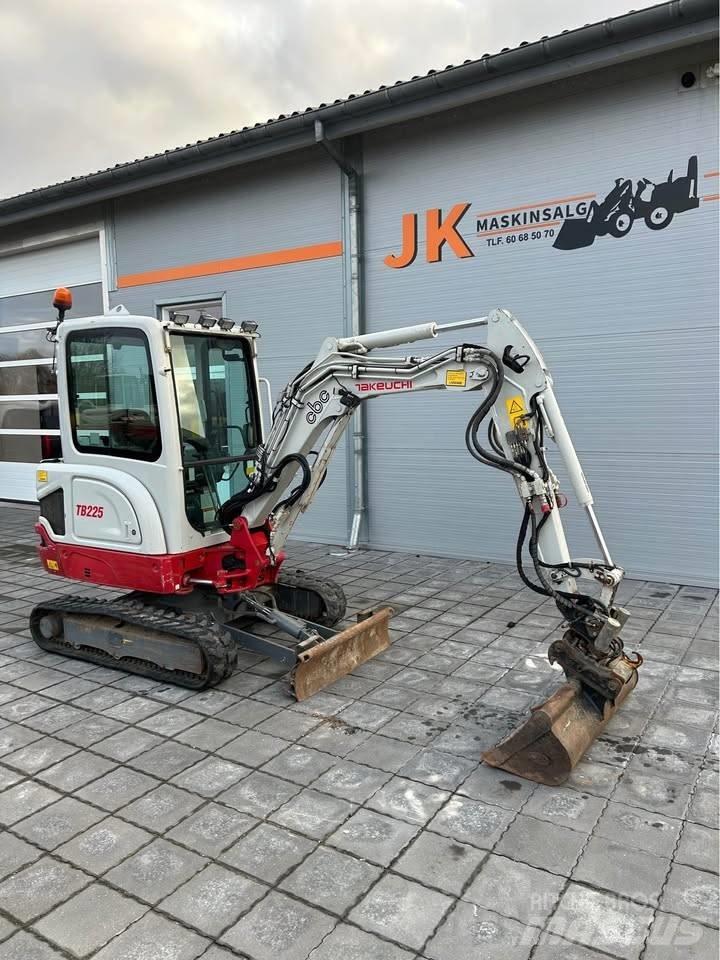 Takeuchi TB 225 Mini bagri <7t