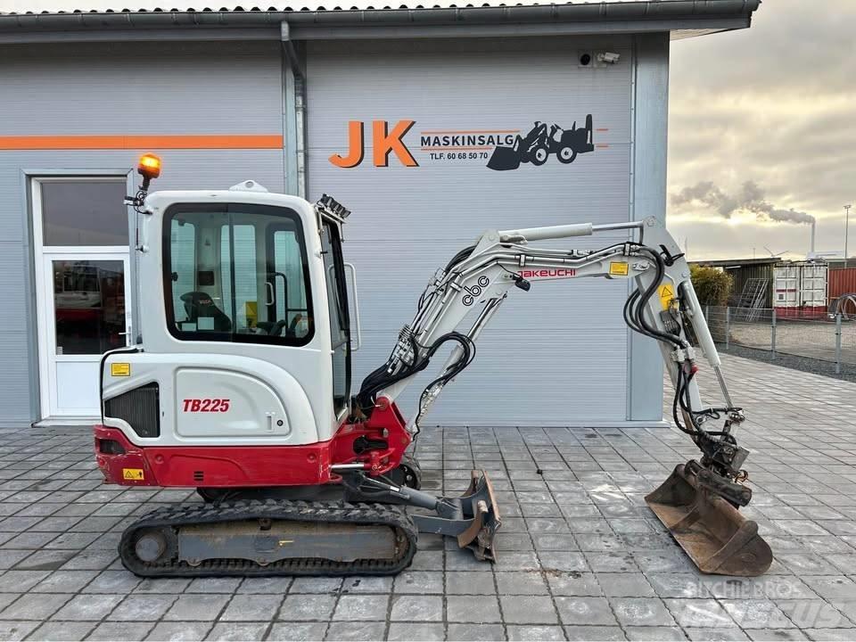 Takeuchi TB 225 Mini bagri <7t