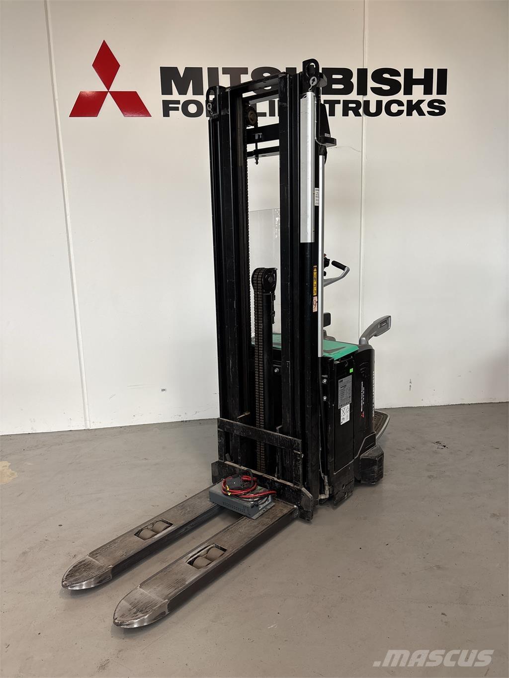 Mitsubishi SBV16N Samopogonski ročni viličarji