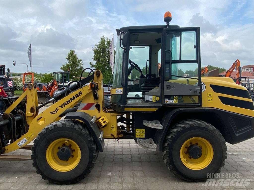 Yanmar V100 Kolesni nakladalci