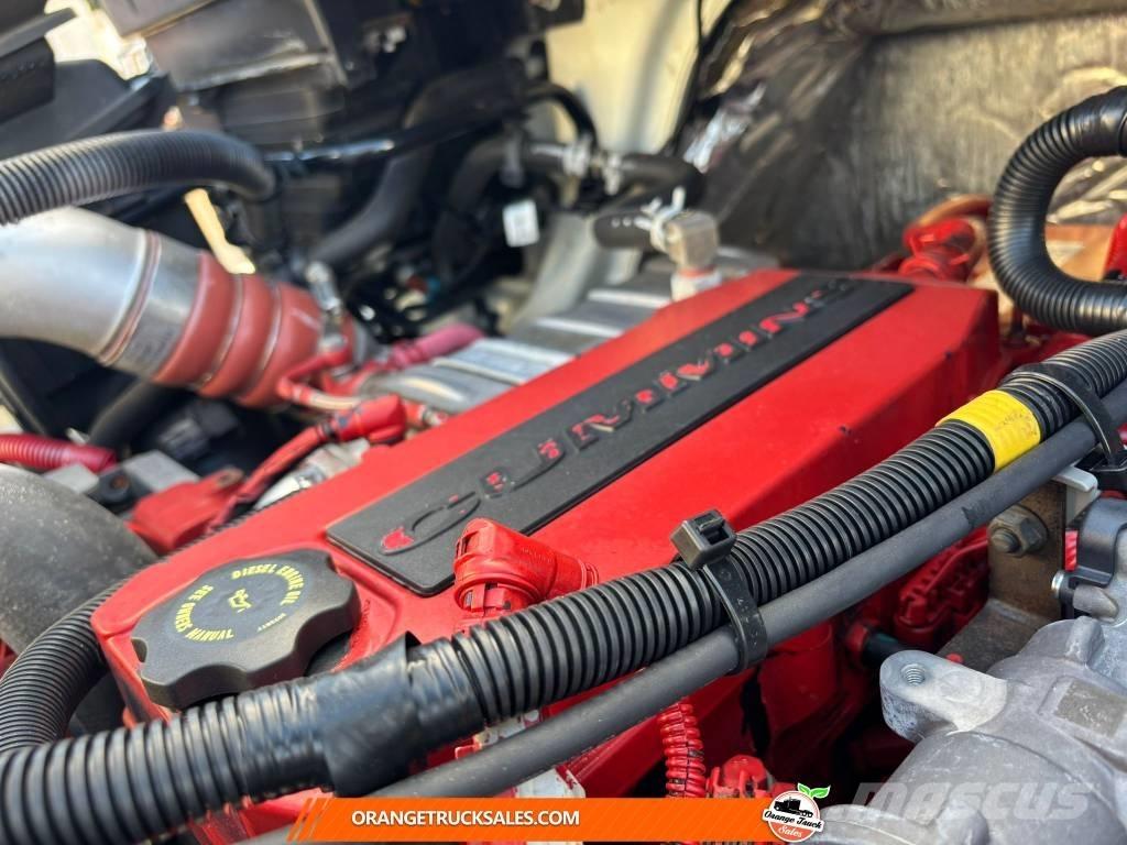 International MV607 Tovornjaki zabojniki