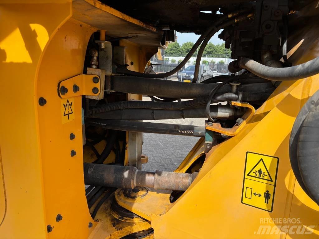 Volvo L 110 F Kolesni nakladalci