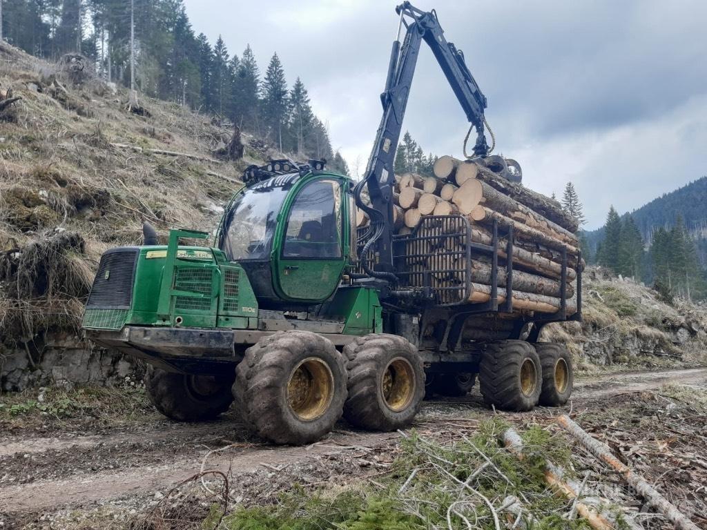 John Deere 1110 E Forwarderji