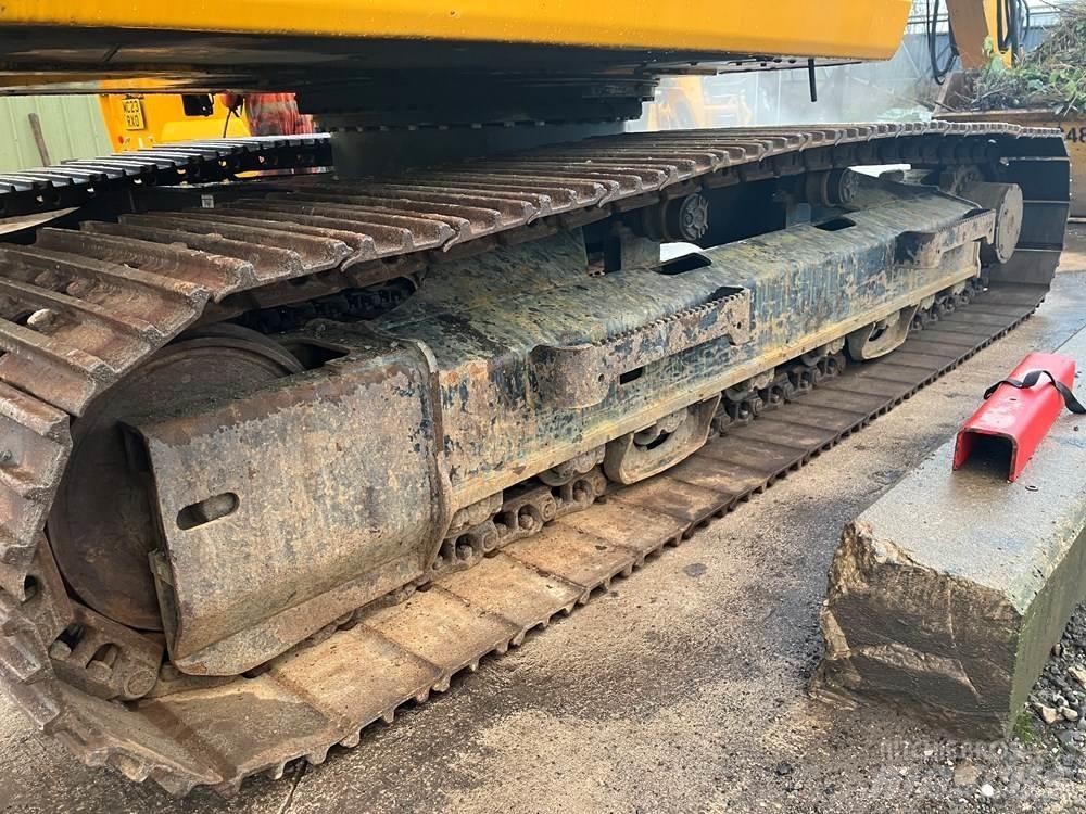 JCB 220 X Series Bagri goseničarji