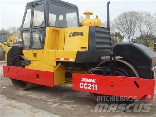 Dynapac CC 211 Dvojni valjarji