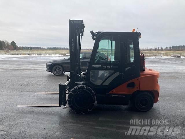 Doosan D35C-7 Dizelski viličarji