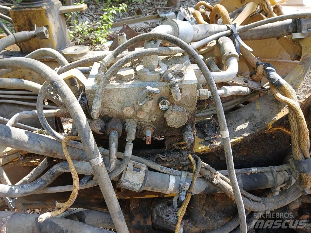 CAT 730 Zglobni demperji