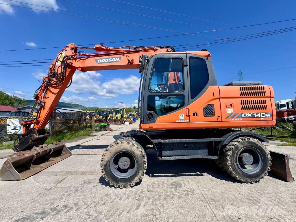 Doosan DX 140 W-3 Bagri na kolesih