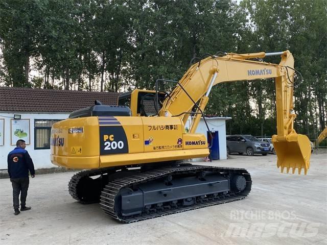 Komatsu PC200-8 Bagri goseničarji