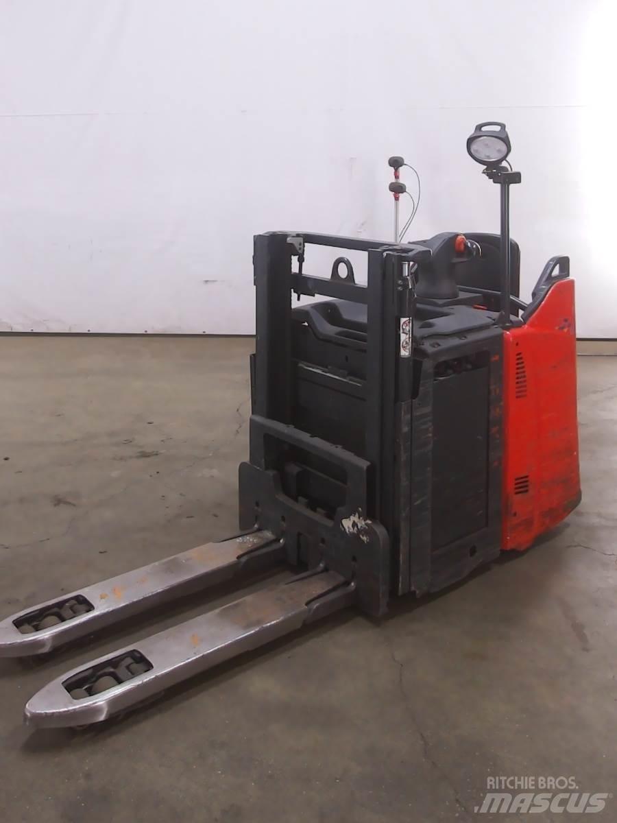 Linde D12HPSP Ročni električni viličar
