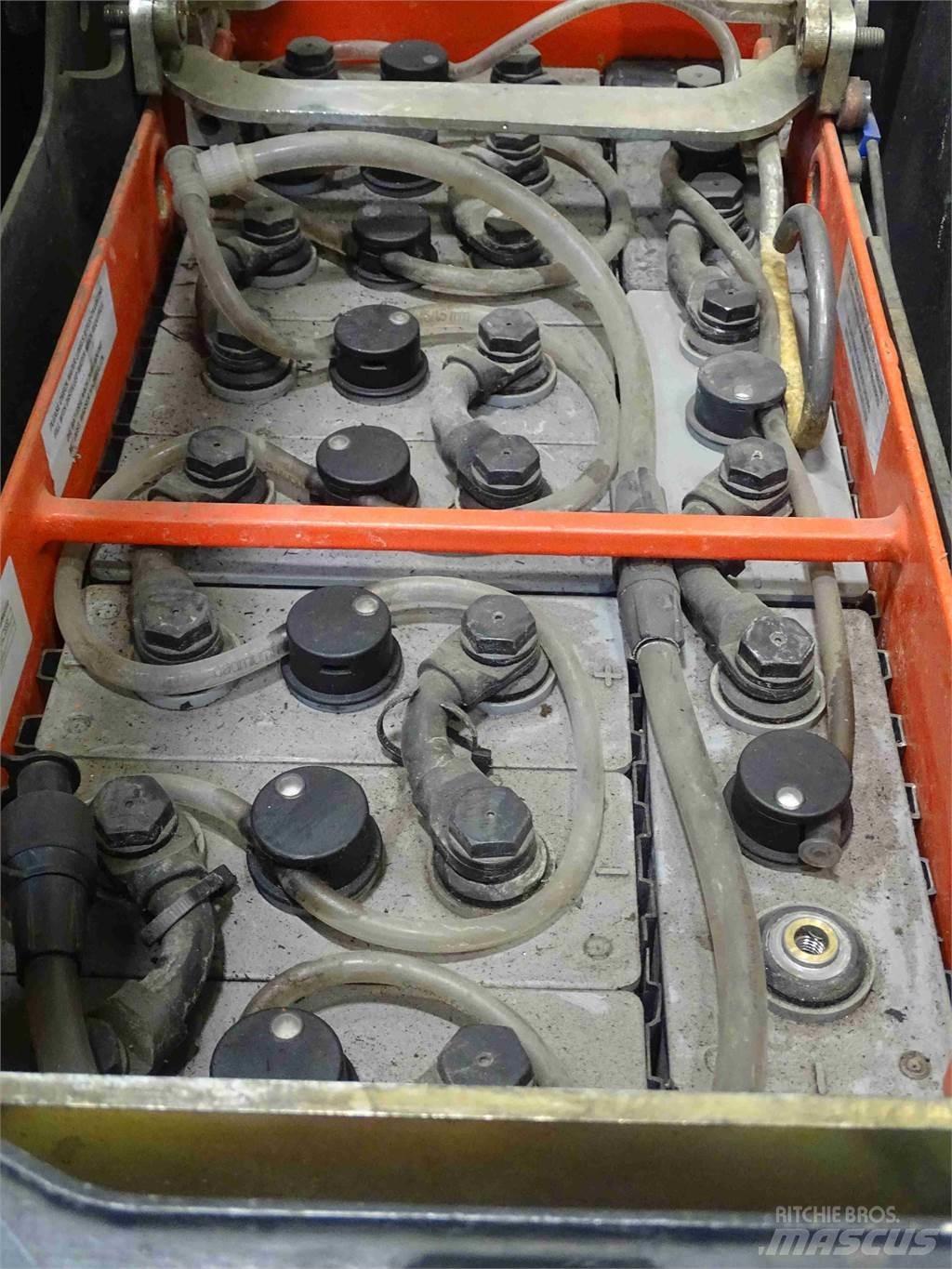 Linde L12LSP Ročni električni viličar