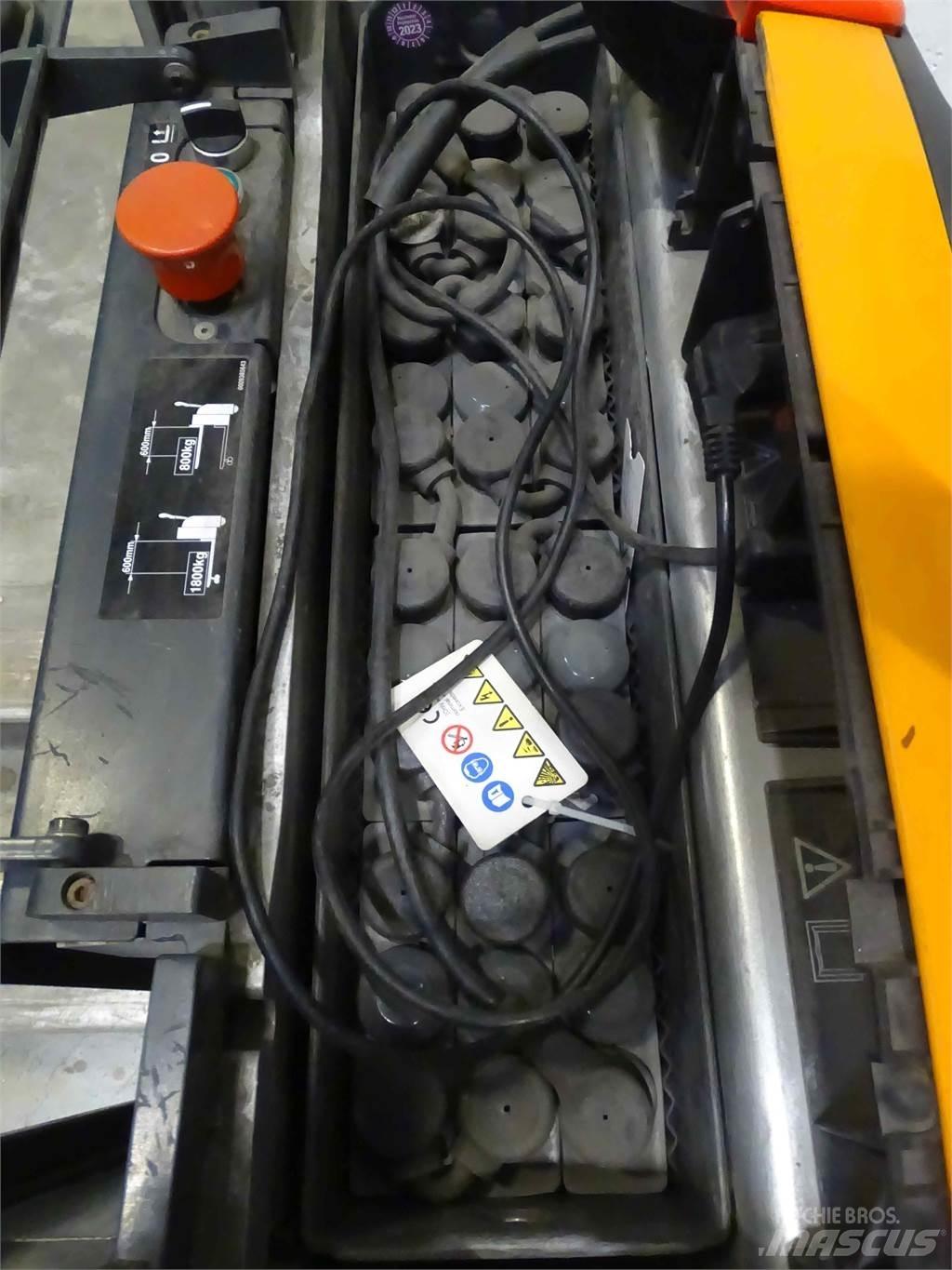 Still EXU-H18 Ročni električni viličar