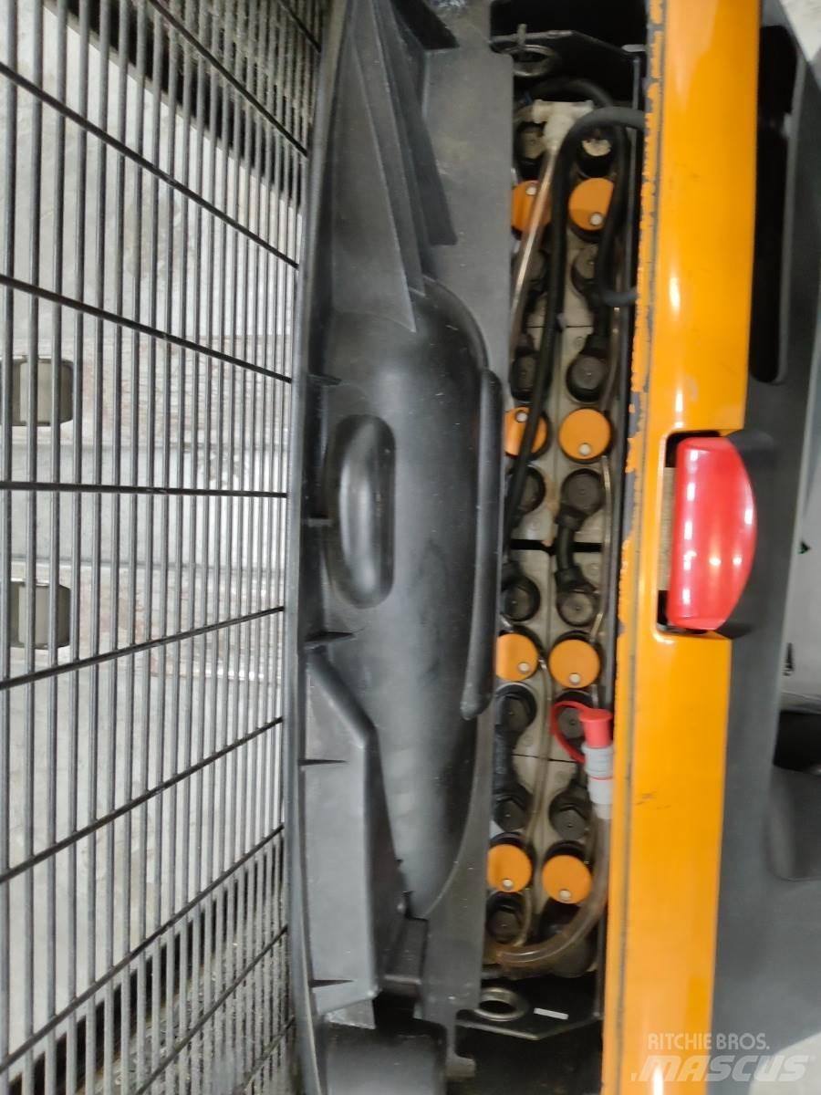 Still EXV10 Ročni električni viličar