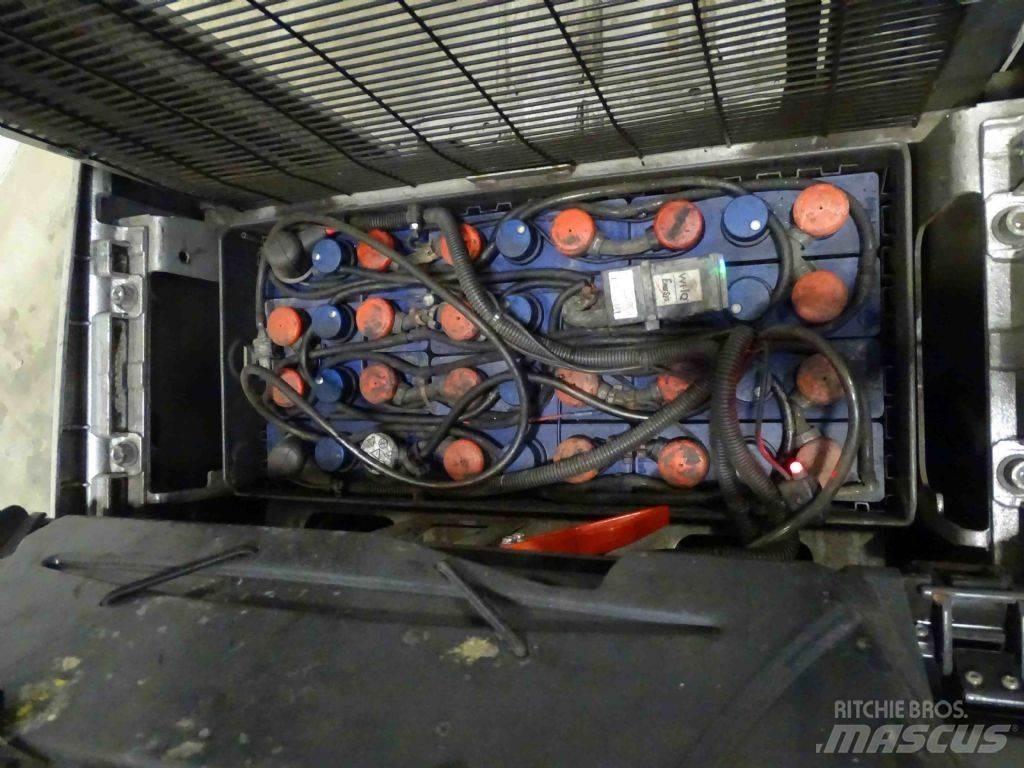 Still EXV16 Ročni električni viličar