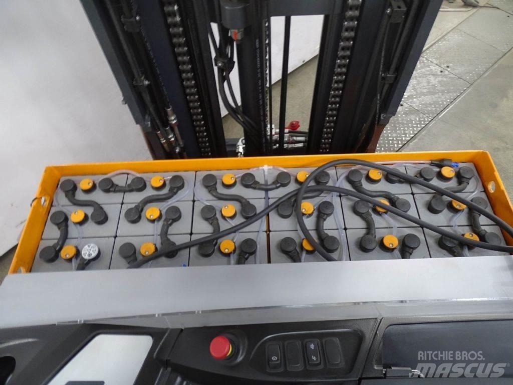 Still FM-X17 Viličarji s pomičnim teleskopom
