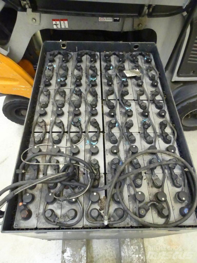 Still RX60-25/600 Električni viličarji