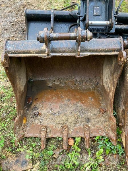 JCB 85Z-2 Bagri goseničarji