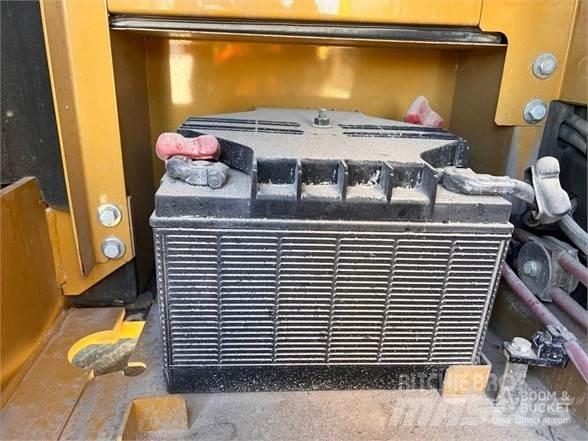 CAT 320 Bagri goseničarji