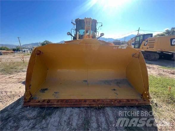 CAT 938M Kolesni nakladalci
