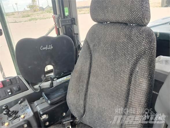 CAT 982M Kolesni nakladalci