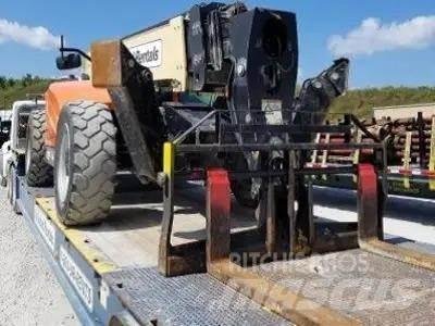 JLG 1055 Teleskopski viličarji