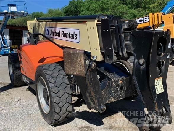 JLG 1055 Teleskopski viličarji
