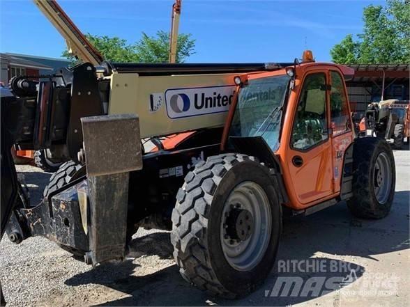 JLG 1055 Teleskopski viličarji