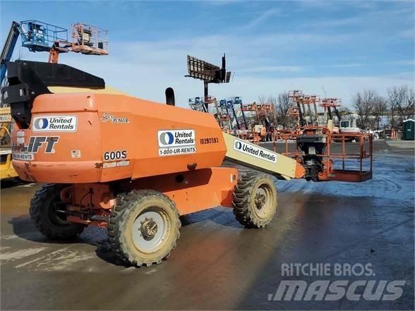 JLG 600S Teleskopske dvižne ploščadi
