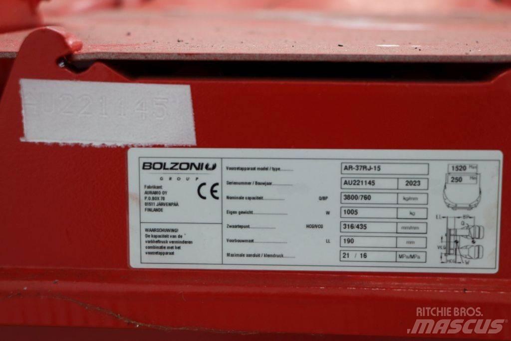 Bolzoni AR-37RJ-15 Drugo