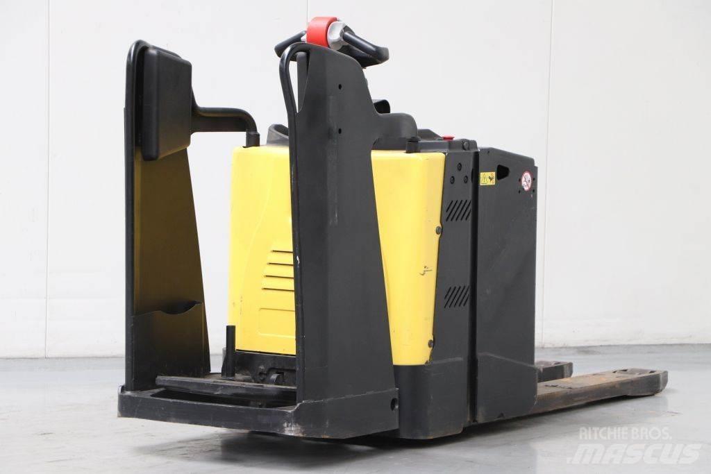 Hyster P2.0S Električni nizko dvižni viličar