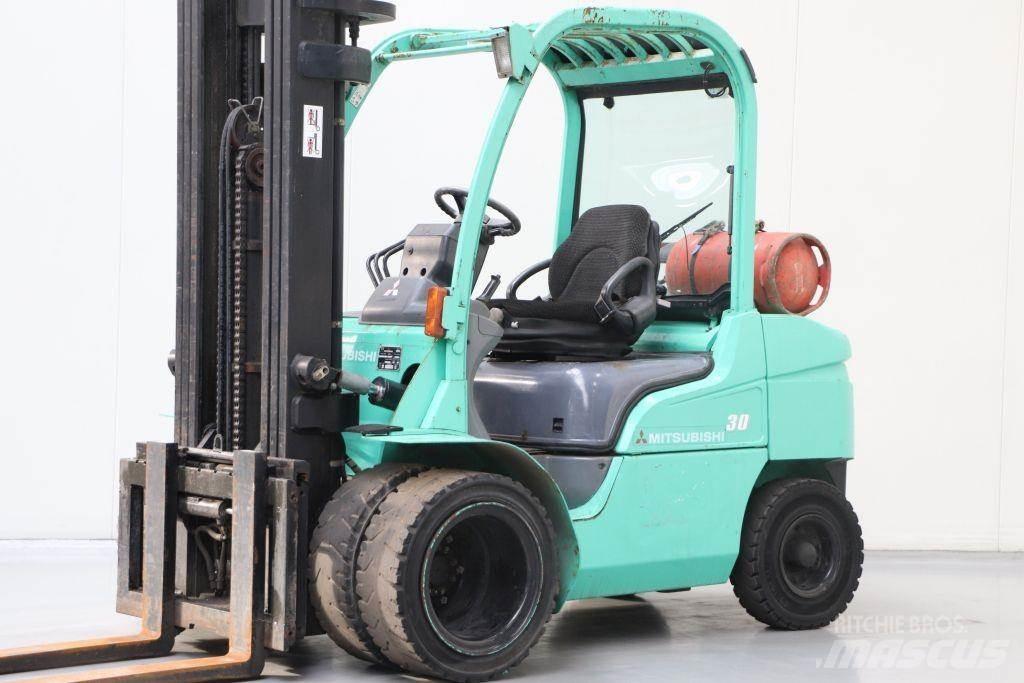 Mitsubishi FG30N Plinski viličarji